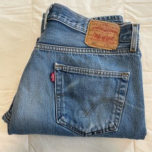 Levi’s Men’s 501 Button Fly